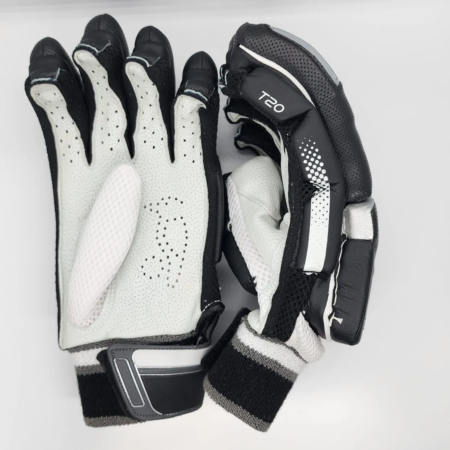 Kookaburra Batting Gloves, Pro Cricket Batting Gloves, White-Black, Adult RH