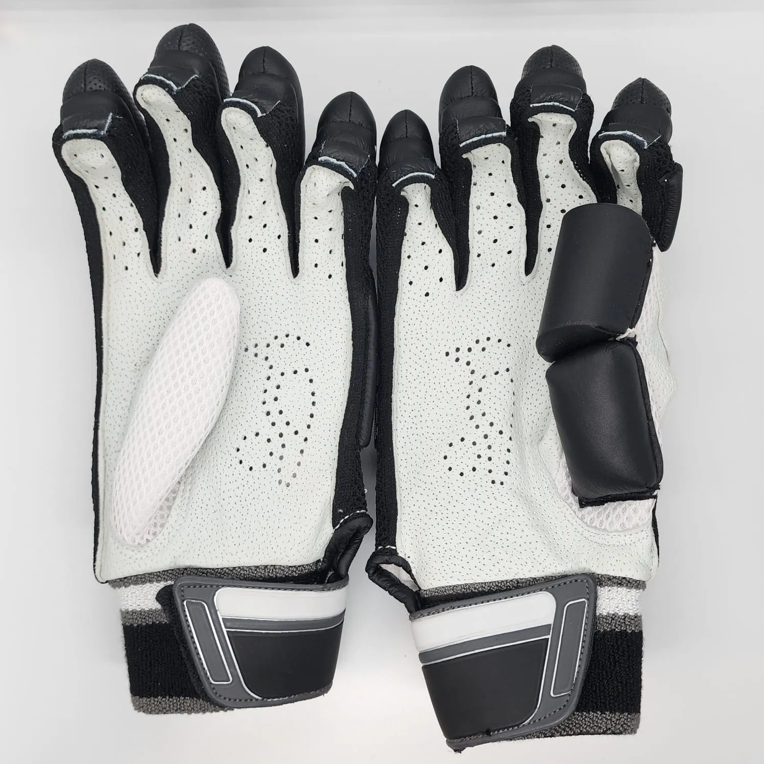 Kookaburra Batting Gloves, Pro Cricket Batting Gloves, White-Black, Adult RH